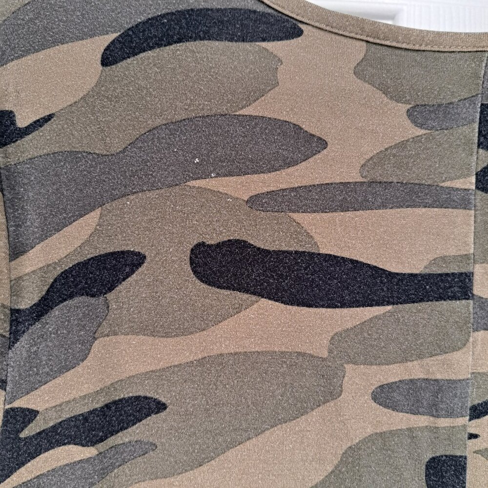 Torrid Super Soft Knits Camo V Neck Tunic Top Plus Size 2 - Picture 7 of 7